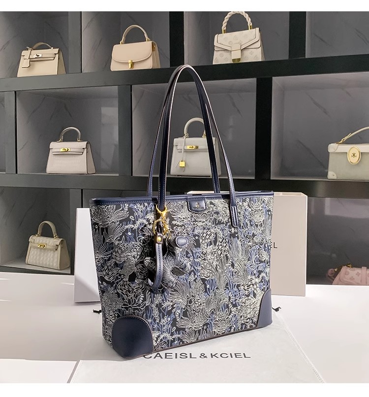 Grote capaciteit blauwe kleur  - Bucket Bag Suede recensie en prijs