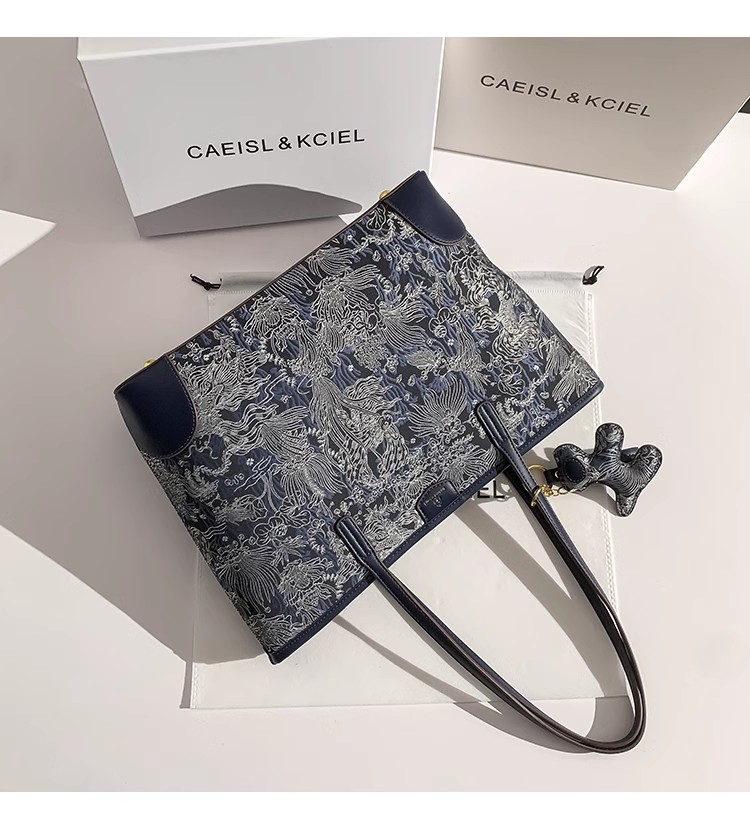 Grote capaciteit blauwe kleur  - Bucket Bag Suede recensie en prijs