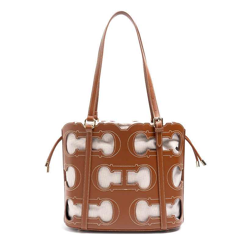 CH Tote Bag Cutout Logo Grote  - Luxury Bags Logo recensie en prijs